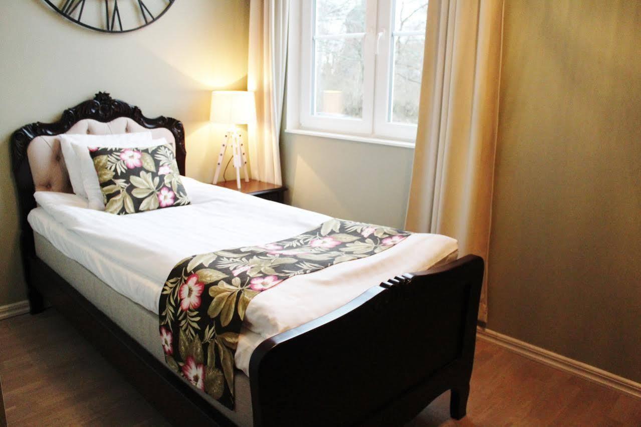 Brook Hotels Arlanda Rosersberg Экстерьер фото