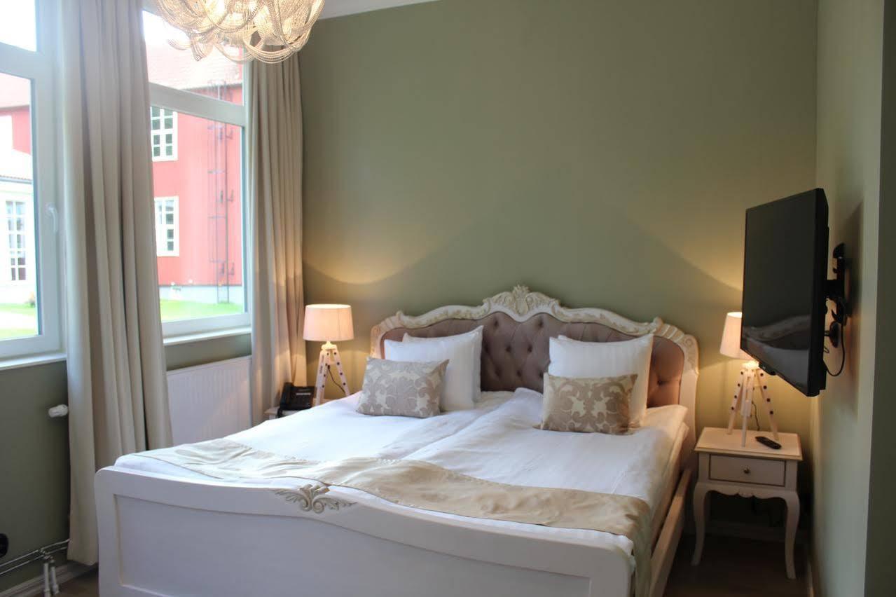 Brook Hotels Arlanda Rosersberg Экстерьер фото