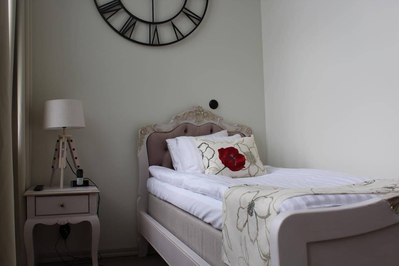 Brook Hotels Arlanda Rosersberg Экстерьер фото